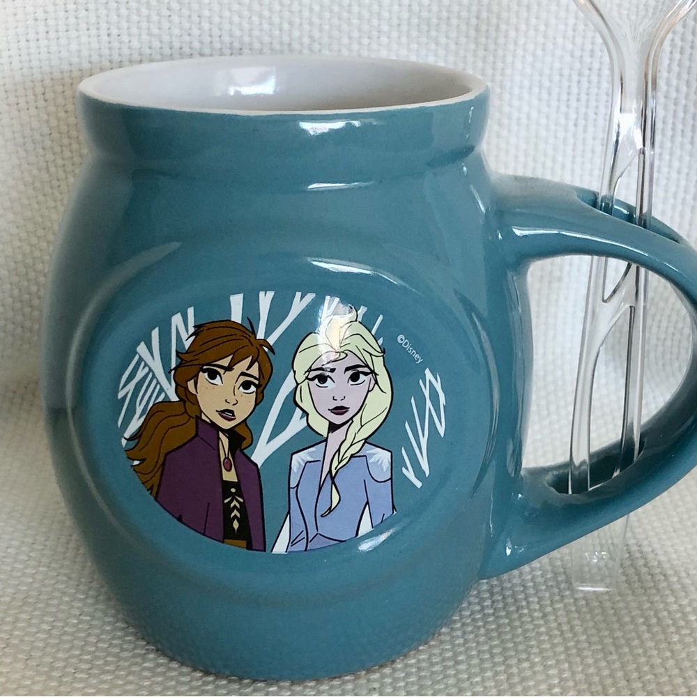 Disney blue  Mug with Frozen Characters Anna Elsa winter snow blue